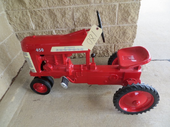 Farmall 450 Eska pedal, mint condition