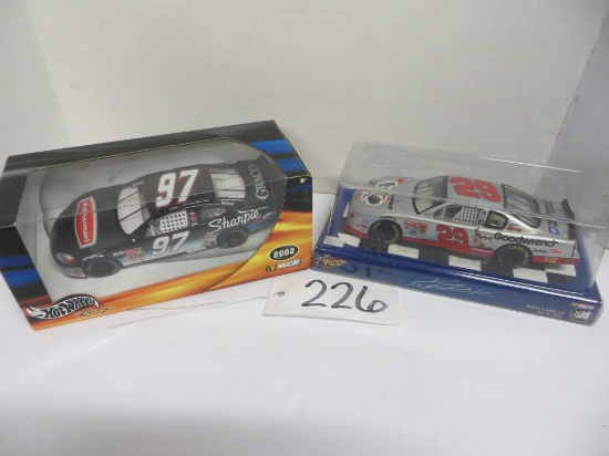 Nascar 	Hot Wheels Racing #97 / Nascar #29 Race Car