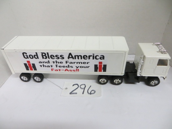 Ertl 	IH Tractor & Trailer w/ God Bless America Sticker