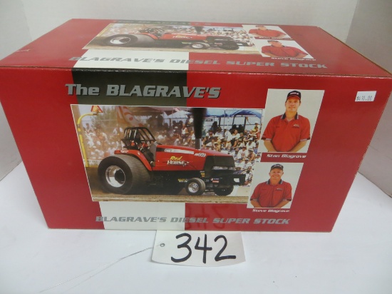 Spec Cast	Case IH Red Horse Blagrave's Diesel Super Stock Pulling Tractor 	