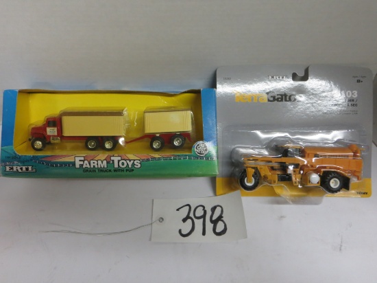 Ertl	Farm Toys  - Grain Truck & Toy Trailer/ Terragator #8103	
