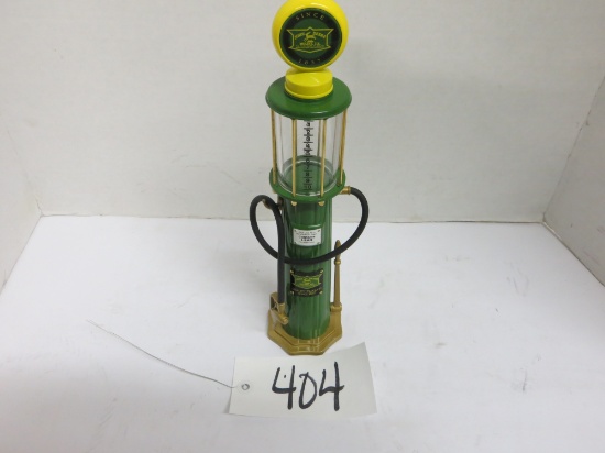 GearBoy	JD 1837 Visible Gas Pump w/ Hose & Glass Bank	Limited Edition