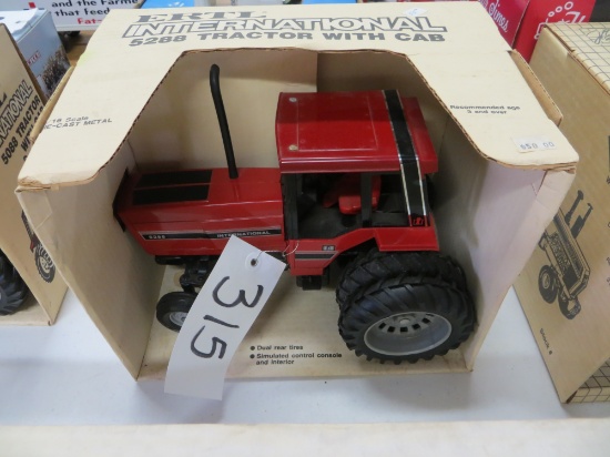 Ih 5288 w/cab & duals, Ertl
