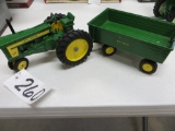 JD tractor w/barge wagon