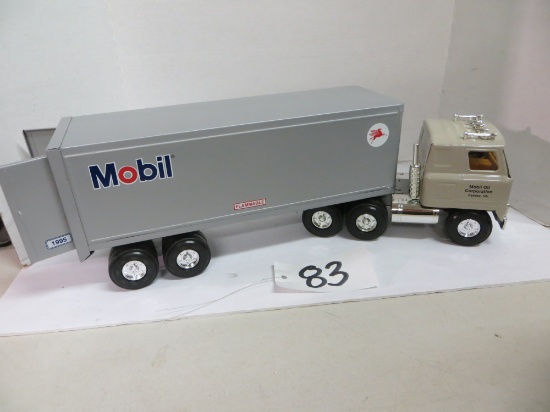 Ertl	Mobil Oil Corporation Semi Truck & Trailer 1995 Fairfax, VA Label