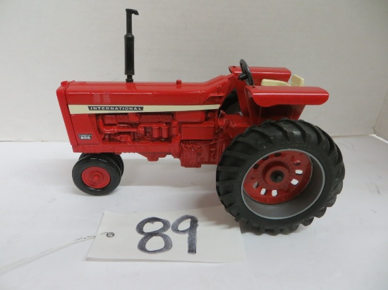 Ertl	International Farmall 856 Narrow Front - Rare Tractor SFTS- XI