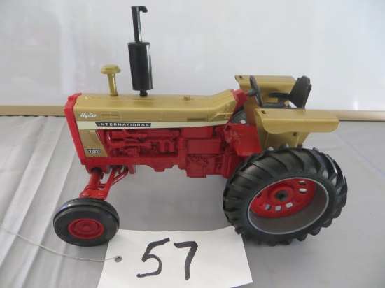Ertl IH 1026 Farmall Hydro, Demonstrator    n/b