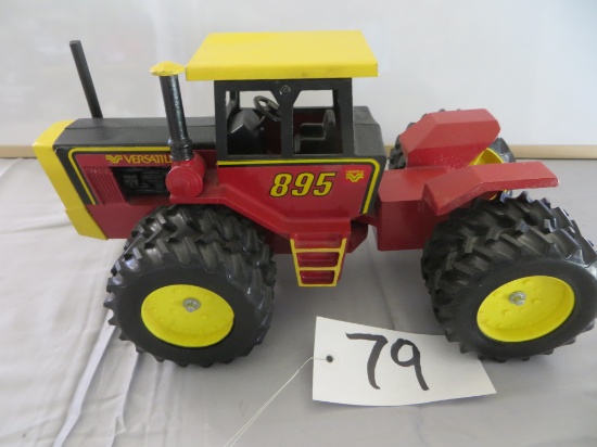 Versatile 895 FWD early version w/metal pipe RARE