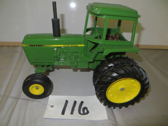 JD 4440 w/duals n/b