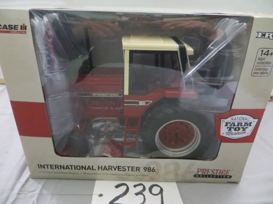 Ertl IH 986, Prestige Collection, National Farm Toy