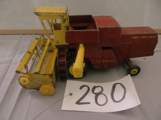 New Holland Combine  played w/condition 1/32"