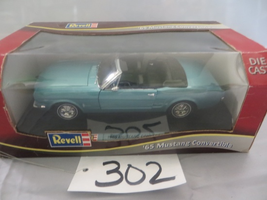 Revell 65 Mustang Convertible  1/18"