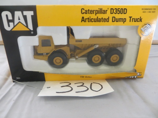 Ertl Caterpillar D350D Articulated Dump Truck  1/50"