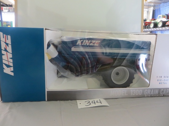 SC Kinze 1300 Grain Cart w/flotation Tires