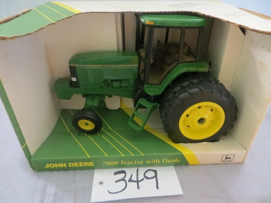 Ertl JD 7800 row crop tractor w/duals Collectors Edition