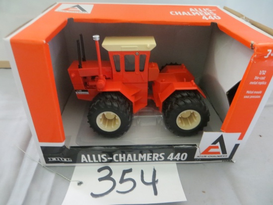Ertl Allis Chalmers 440  box damage 1/32"