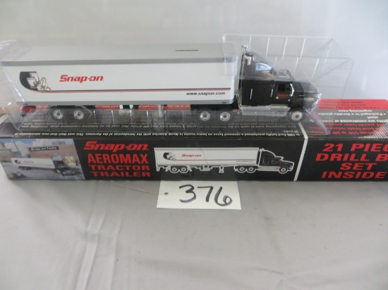 Crown Snap On Aeromax tractor trailer, licensed by Ford nothing included just truck & trailer 1/36"
