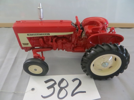 Ertl International 606 utility tractor  n/b