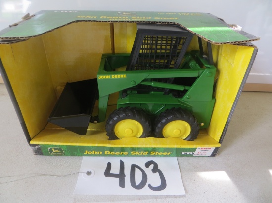 Ertl	John Deere Skid Steer
