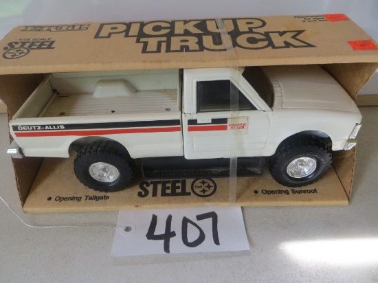 Ertl	Deutz Allis Service Truck opening tail gate & sunroof  Rare