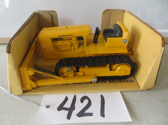 Ertl	Caterpillar D6 Tractor w/Bulldozer