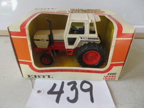 Ertl	Case 2290 Die Cast Tractdor, Collector Series	 	1/32"