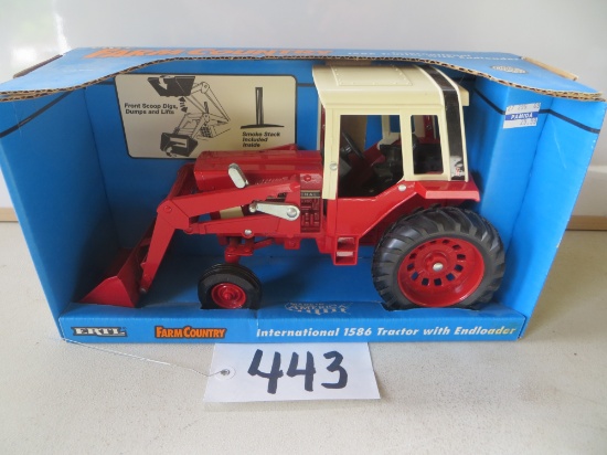 Ertl	International 1586 w/Endloader