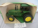 Ertl JD MFWD Row Crop w/ fwd and duals