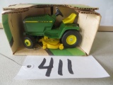 Ertl	200 series JD Lawn & Garden Tractor w/mower deck