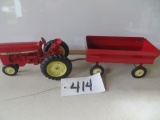 Ertl	IH utility tractor w/barge wagon
