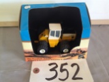 valu cast	Knudson 4400 w/duals		1/64 scale