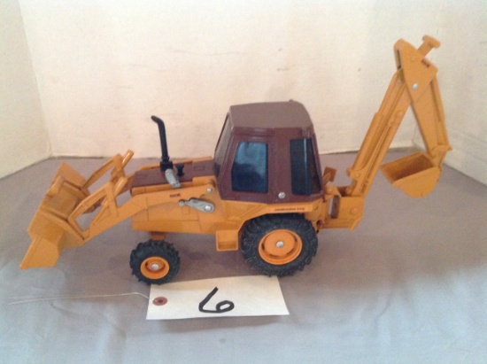 Case 580 E Construction King back hoe	Ertl