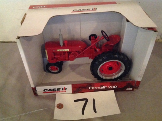 Farmall 230 	Tomy