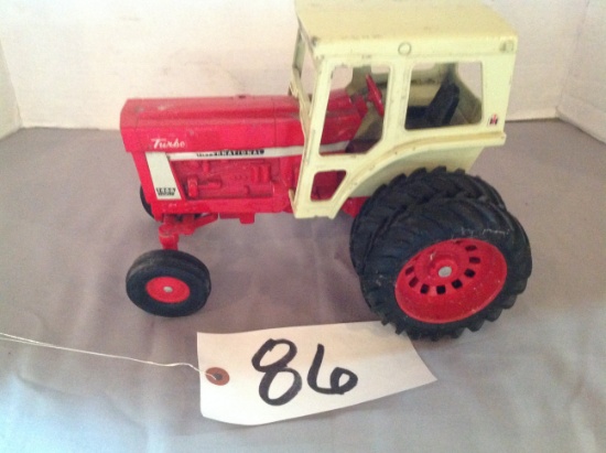 IH 1466 w/duals 1970's played w/condition, old original	Ertl