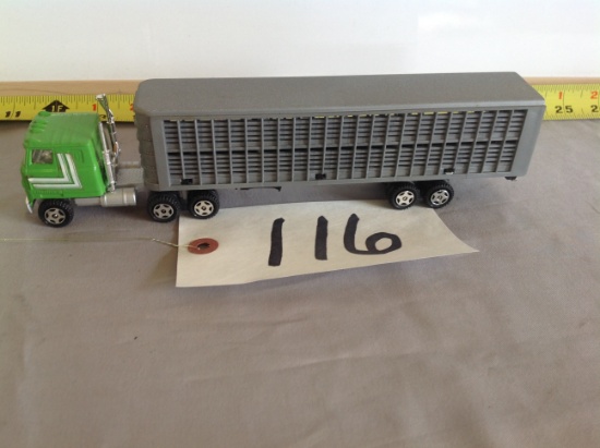 International cab over w/livestock trailer		Ertl	1/64 scale