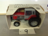 Massey Ferguson 670 w/cab		Ertl	1-20 Scale