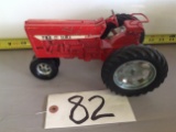 Tru Scale 890 tractor w/chrome rims		Tru Scale