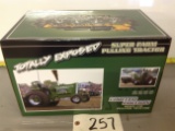 Totally Exposed Oliver 2255 Limited Edition, Super Farm Pulling Tractor	New Edition	Spec Cast