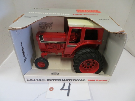 Ertl  IH 1566 Special Edition Tractor w/duals July 1991