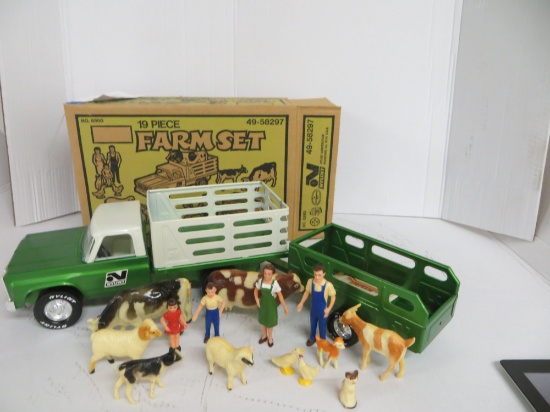 Nylint	19 pc Farm Set truck trailer & animals, Nice