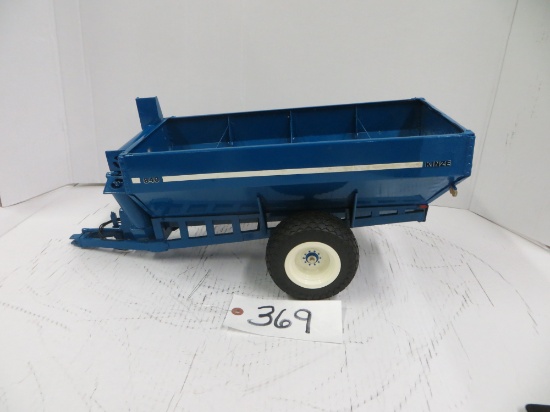 Kinze	840 Grain cart  paint bubbled inside cart