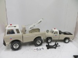 Tonka	Chevron service truck & tow truck