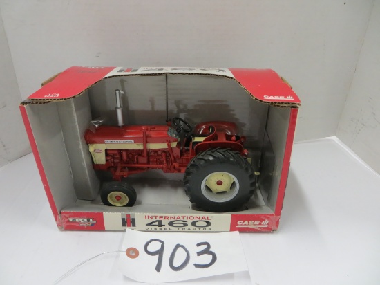 Ertl	International 460 Diesel Tractor