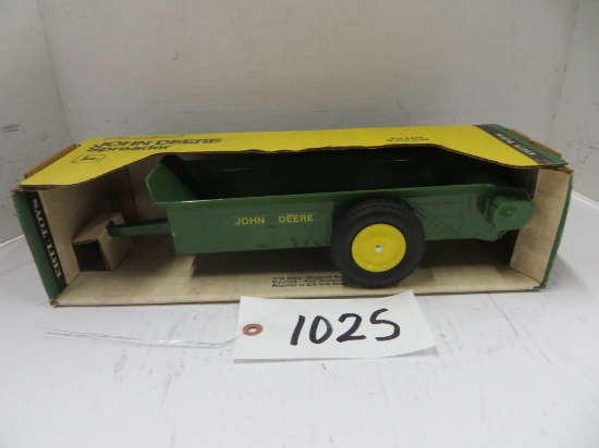 JD spreader w/box