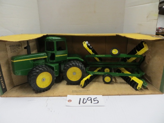 Ertl	JD FWD w/duals w/yellow gang w/disk