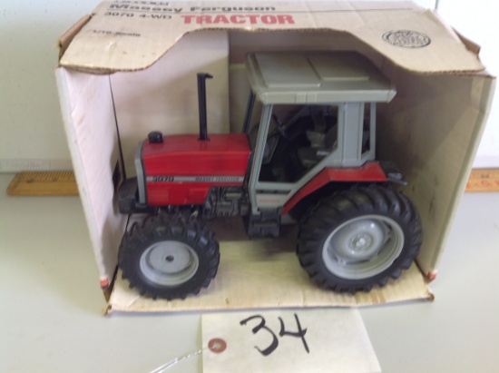 Ertl	Massey Ferguson 3070 4-WD