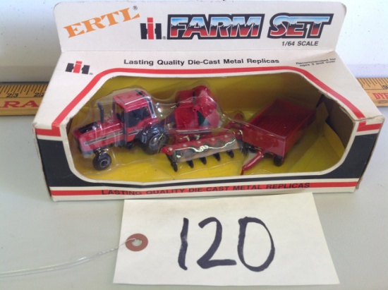 Ertl	CIH 5088 farm set	1/64 Scale