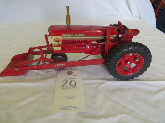Farmall 560 w/loader played w/condition