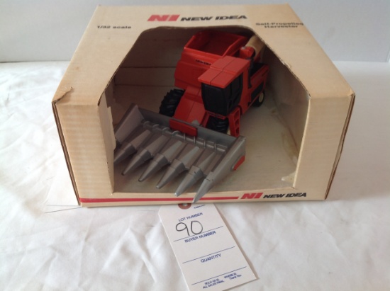 New Idea Self Propelled Harvester Combine   1/32 scale