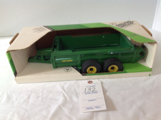 JD Hydra Push spreader